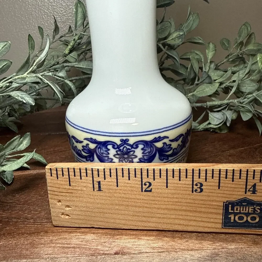 Vintage Porcelanas Ibis Portugal Blue White Scrollwork Porcelain Bud Vase 7.5”